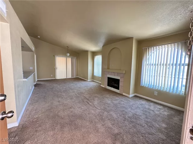 MLS: 2692312 Condo For Sale