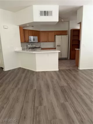 Photo #2: 2692332 Listing 