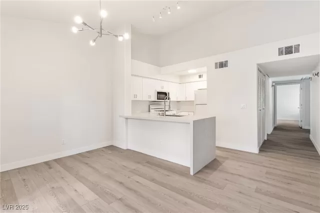 MLS: 2692405 Condo For Sale