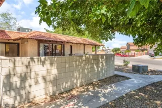 Photo #4: 2692407 Listing