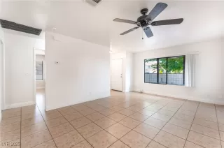 Photo #6: 2692407 Listing