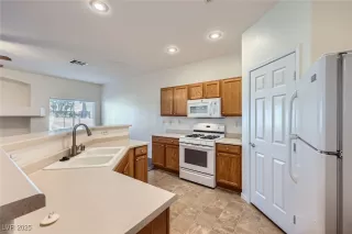 Photo #3: 2692420 Listing