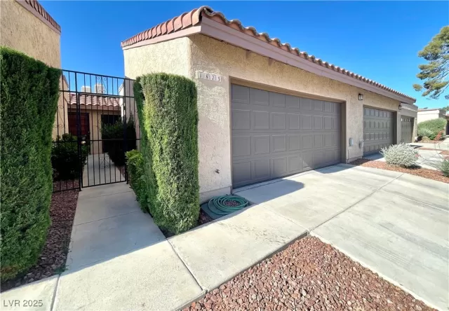 MLS: 2692428 Condo For Sale