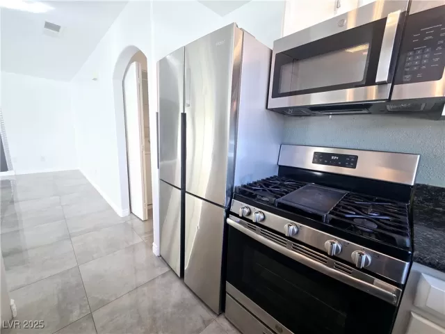 MLS: 2692485 Condo For Sale