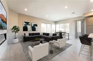 Photo #1: 2692494 Listing