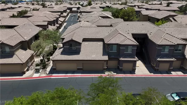 MLS: 2692523 Condo For Sale