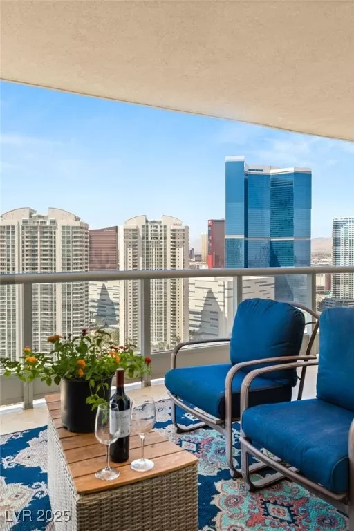 MLS: 2692576 Condo For Sale