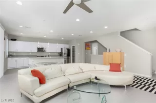 Photo #5: 2692590 Listing