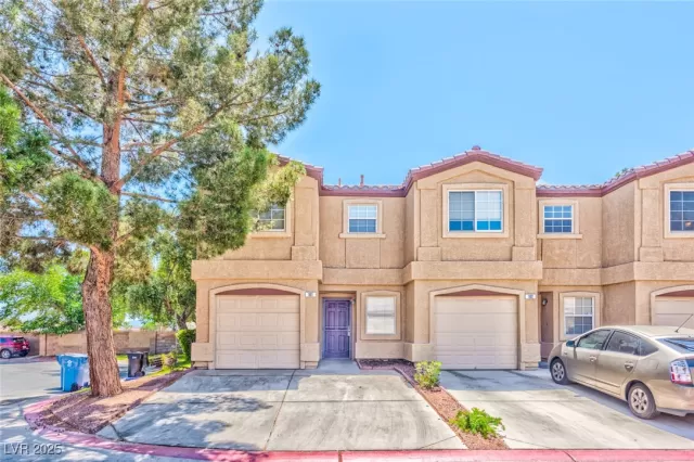 MLS: 2692605 Condo For Sale