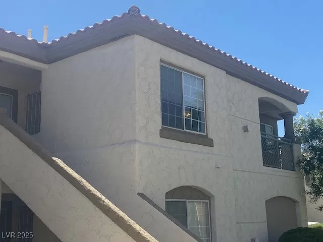 MLS: 2692632 Condo For Sale