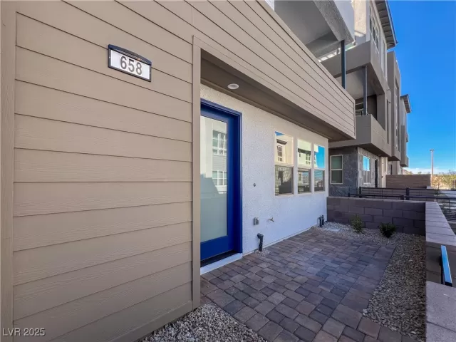 MLS: 2692642 Condo For Sale