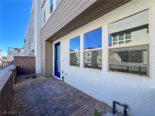 Photo #1: 2692642 Listing