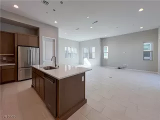 Photo #5: 2692642 Listing