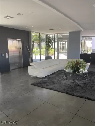 Photo #1: 2692698 Listing 