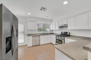 Photo #4: 2692699 Listing