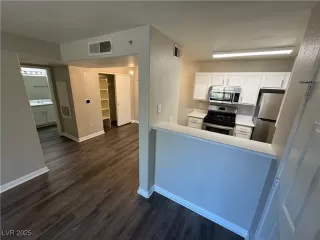 Photo #3: 2692720 Listing 