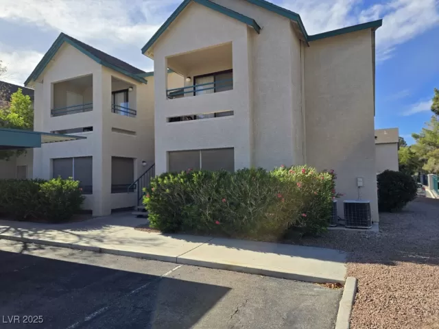 MLS: 2692729 Condo For Sale