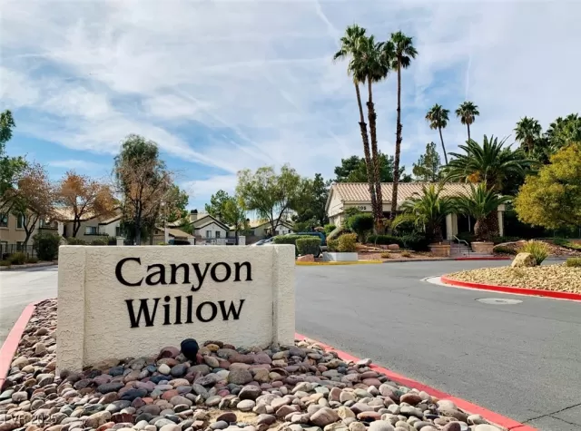 MLS: 2692737 Condo For Sale