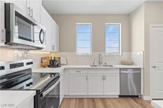 Photo #3: 2692752 Listing