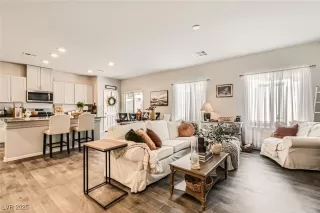 Photo #5: 2692769 Listing