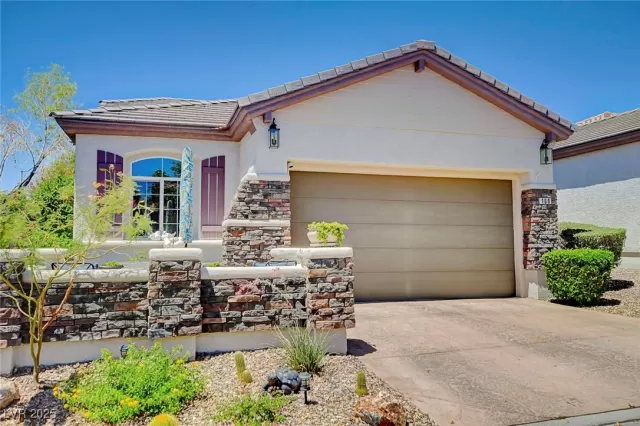 MLS: 2692780 Condo For Sale