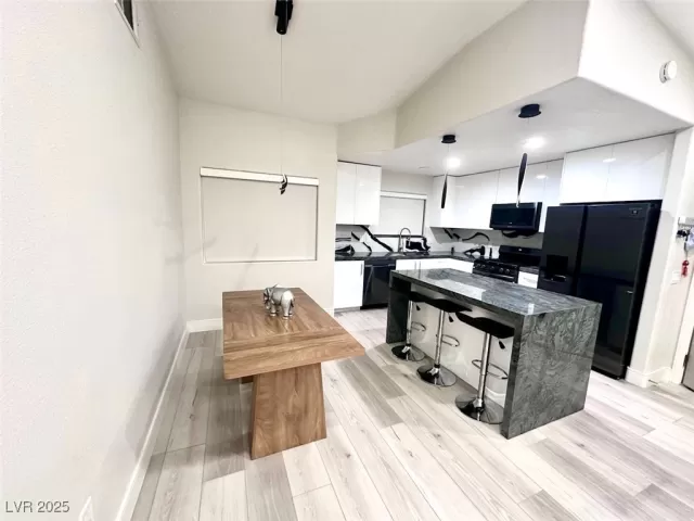 MLS: 2692801 Condo For Sale