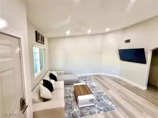 Photo #2: 2692801 Listing 