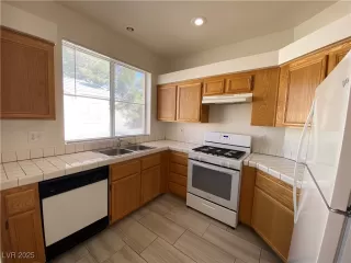 Photo #3: 2692815 Listing 