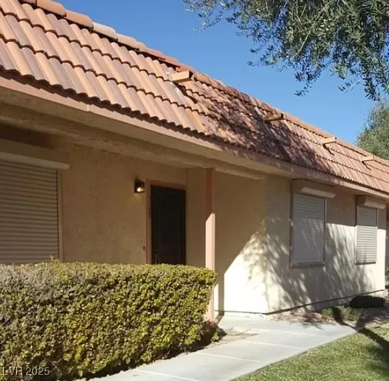 MLS: 2692858 Condo For Sale