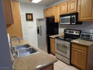 Photo #5: 2692860 Listing