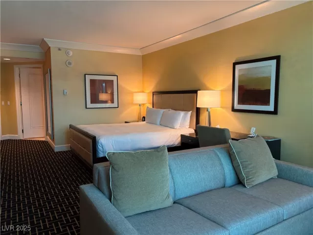 MLS: 2692870 Condo For Sale