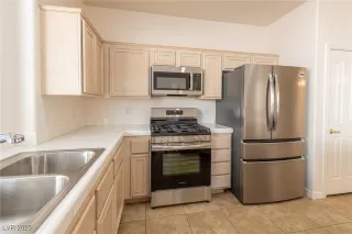 Photo #4: 2692894 Listing