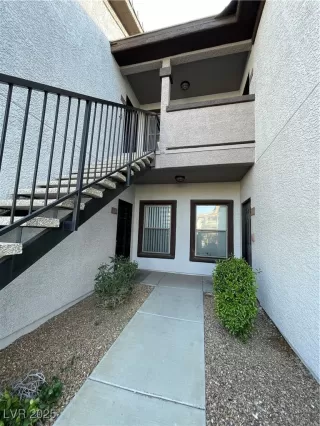 Photo #1: 2692908 Listing 