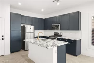 Photo #1: 2692918 Listing