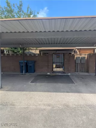 Photo #2: 2692925 Listing