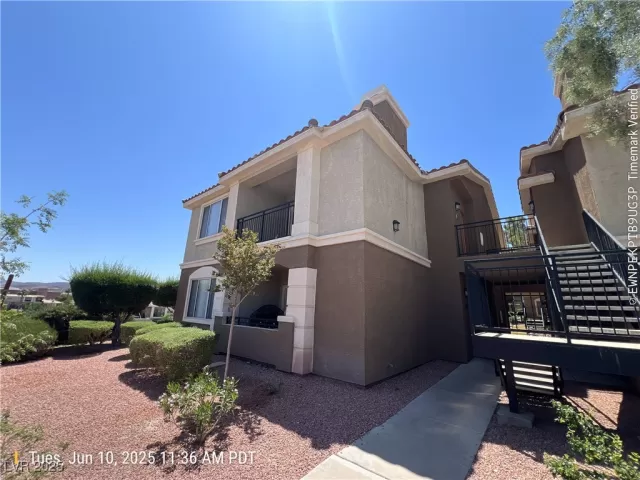 MLS: 2692937 Condo For Sale