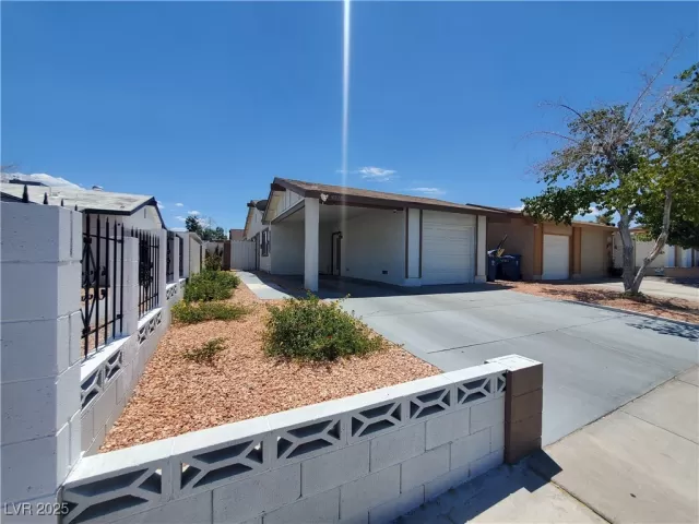 MLS: 2692971 Condo For Sale