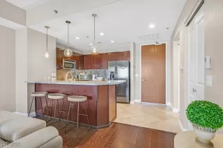 Photo #1: 2692983 Listing 