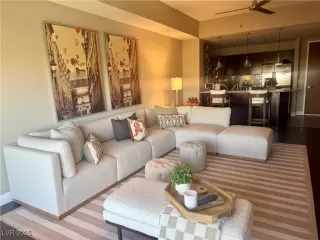 Photo #2: 2692983 Listing 