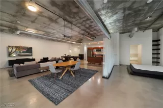 Photo #6: 2692997 Listing