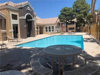 Photo #2: 2693005 Listing 