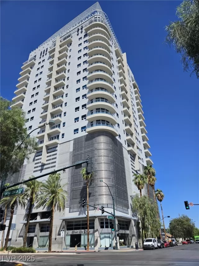 MLS: 2693011 Condo For Sale