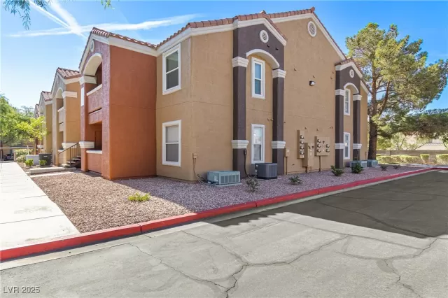 MLS: 2693102 Condo For Sale