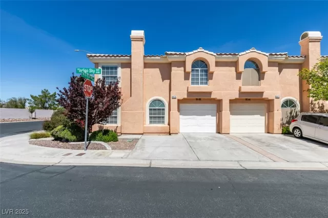 MLS: 2693122 Condo For Sale