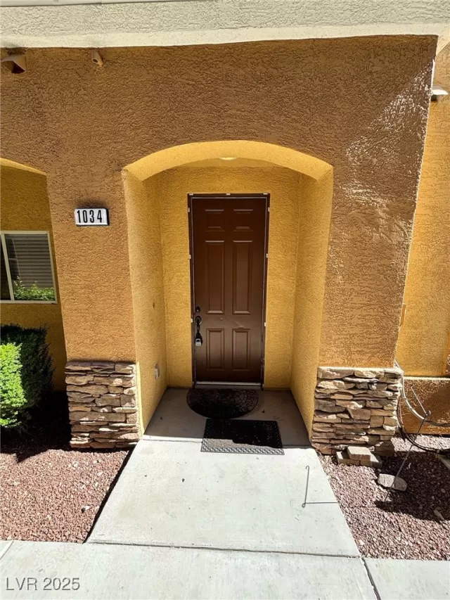 MLS: 2693128 Condo For Sale