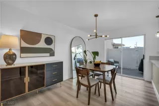 Photo #2: 2693135 Listing