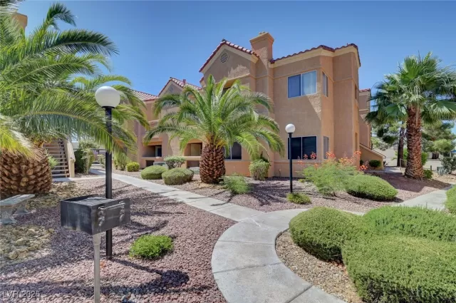 MLS: 2693241 Condo For Sale