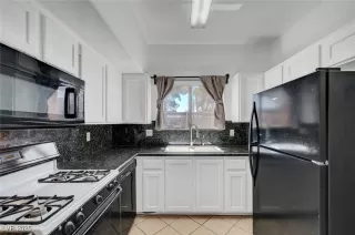 Photo #4: 2693241 Listing