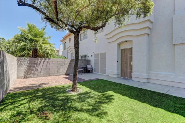 MLS: 2693257 Condo For Sale