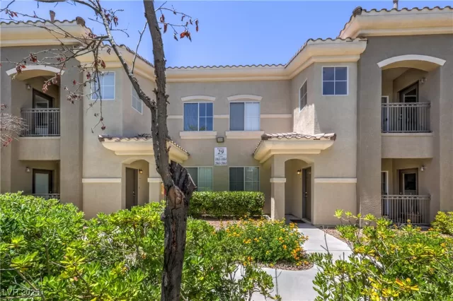 MLS: 2693265 Condo For Sale